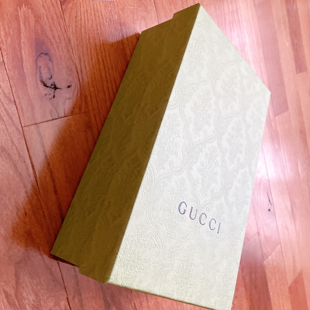 Gucci box and cloth bags